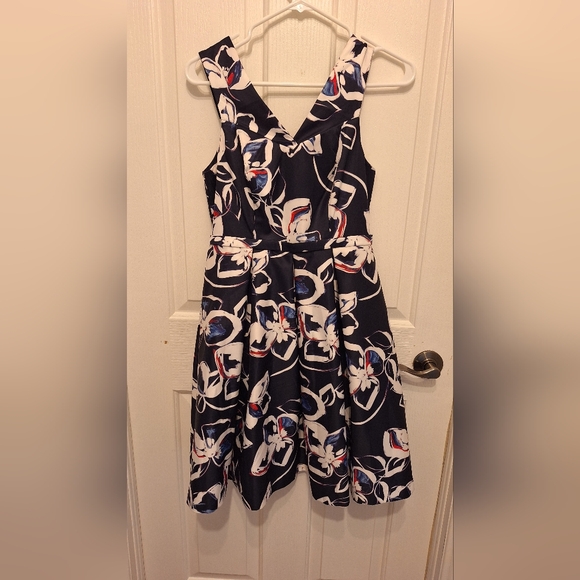 Dress - Picture 1 of 5